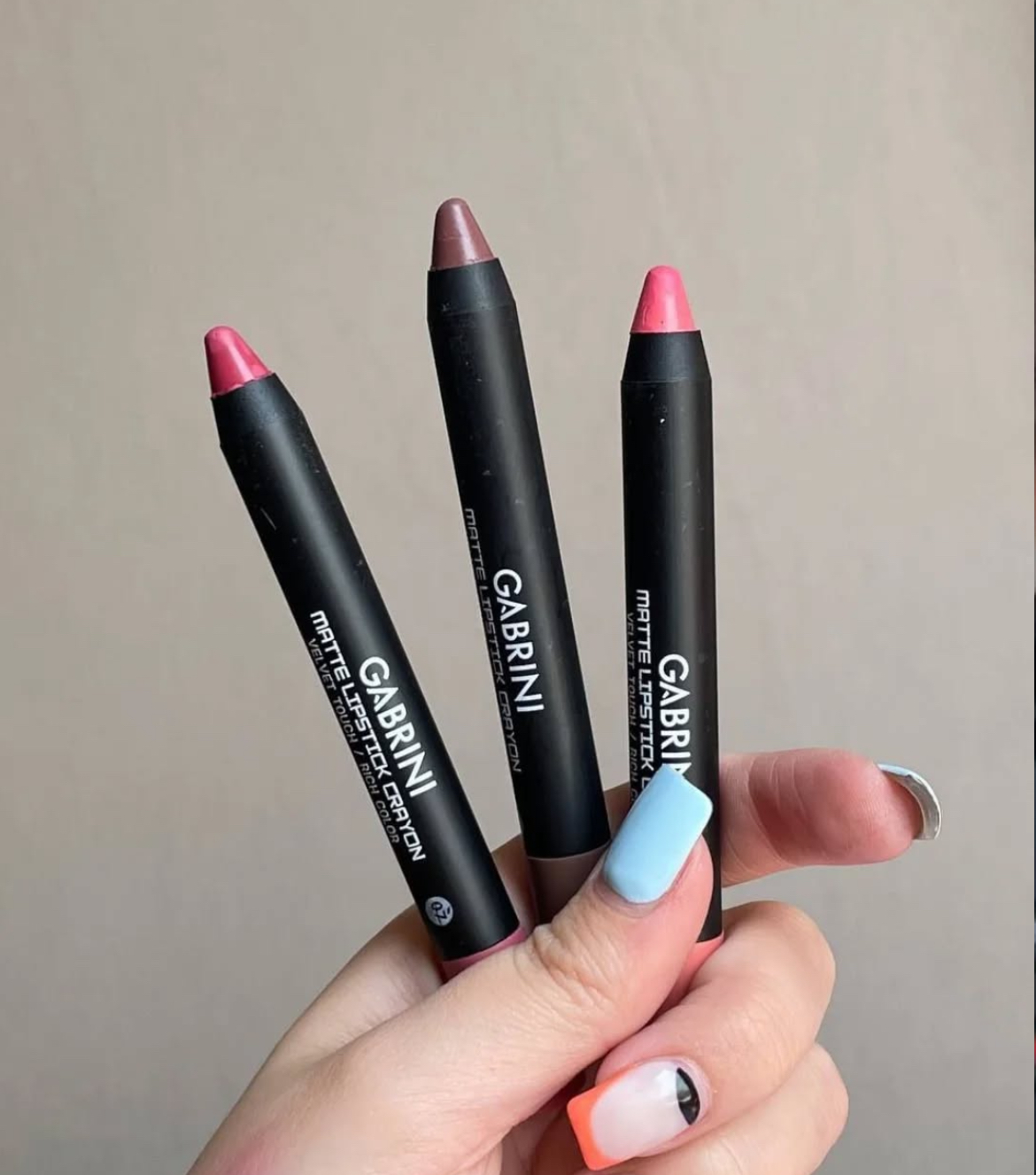 رژ لب مات و رنگبندی نود گابرینی