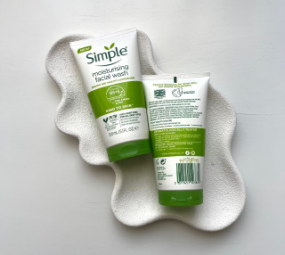 شوینده moisturising