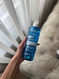 ژل شستشوی صورت بیوکسین Acnium Clinical Cleansing Gel – 500 میل