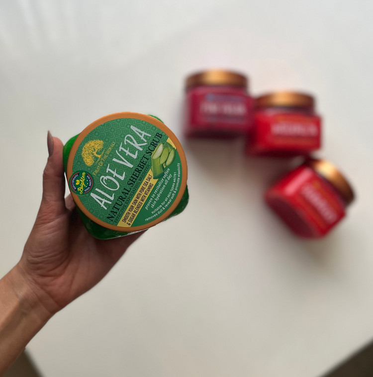 اسکراب میوه ایی 600میل برند Fruit of the Wokali Pink Dream Natural Sherbet Scrub