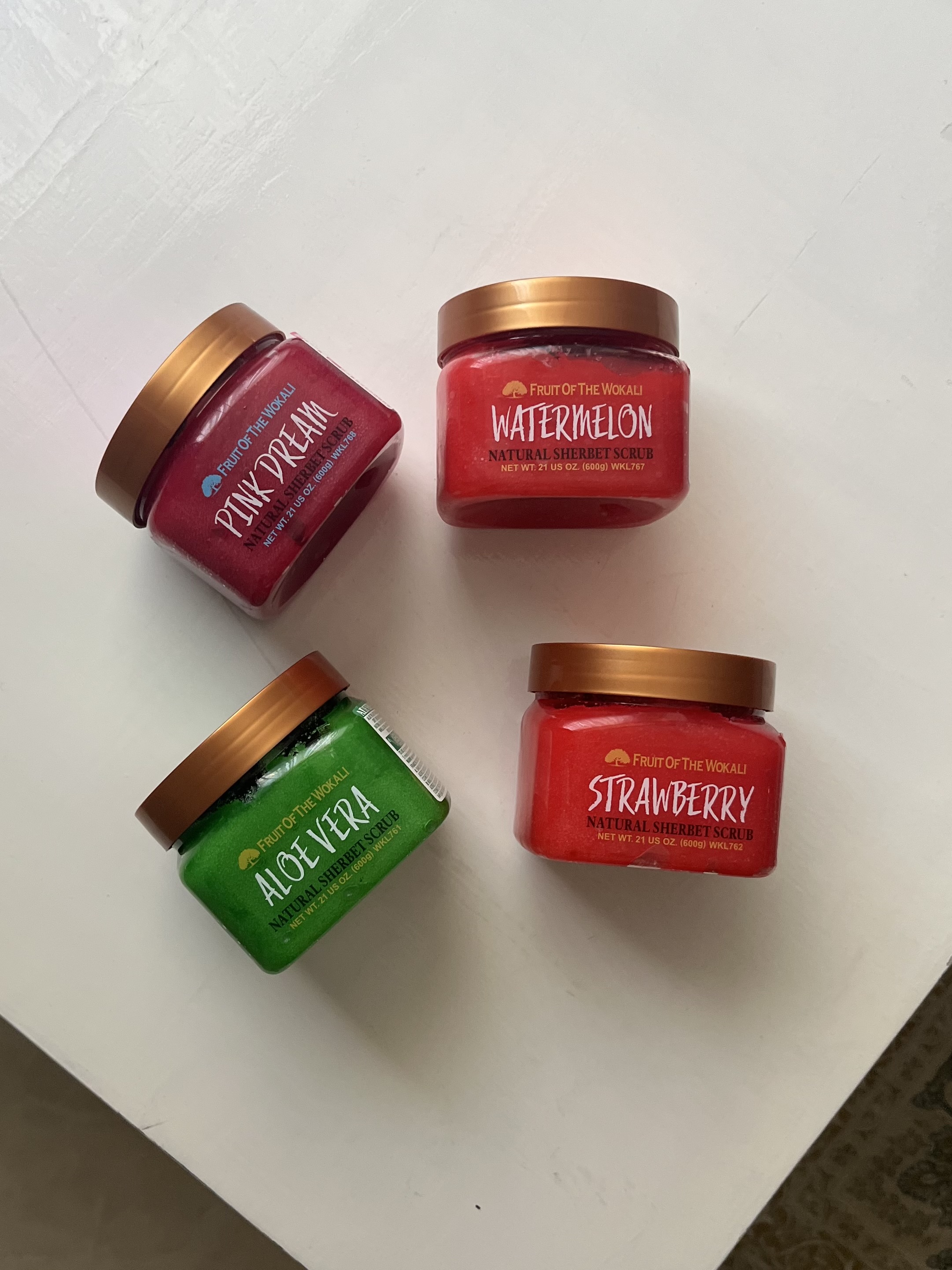 اسکراب میوه ایی 600میل برند Fruit of the Wokali Pink Dream Natural Sherbet Scrub
