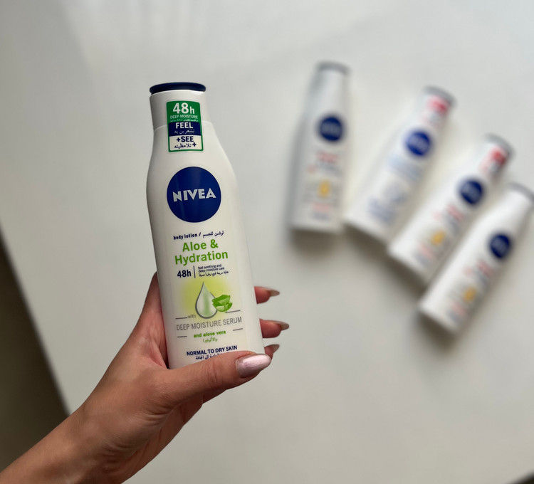 لوسیون بدن نیوآ Aloe & Hydration با آلوئهوامدل سبز نیوآ