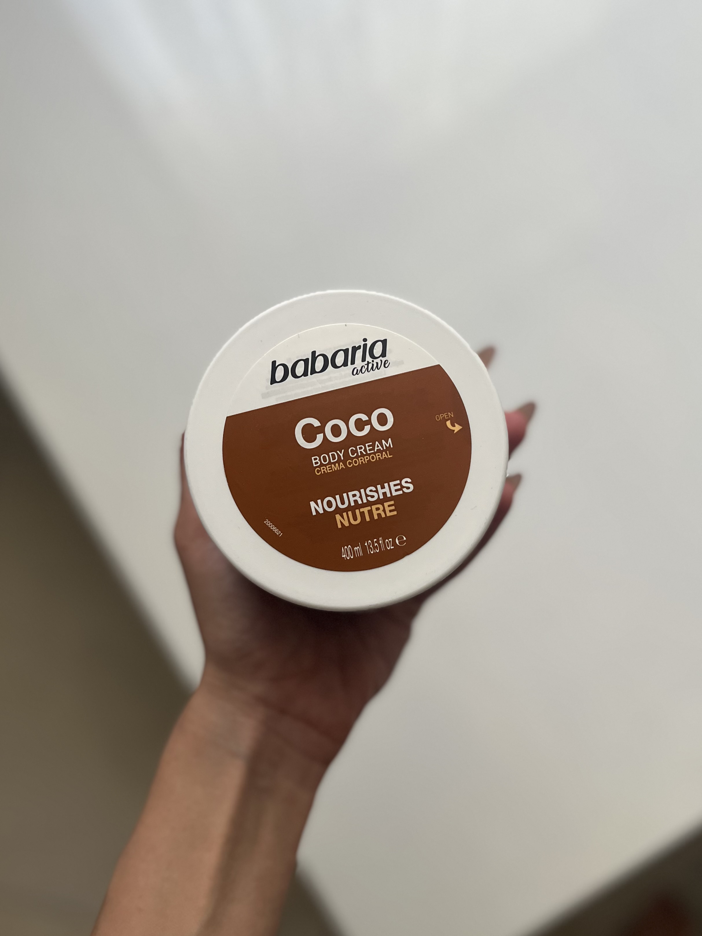 کرم بدن کاسه ای باباریا babaria حاوی نارگیل COCO مناسب پوست خیلی خشک حجم 400 میل